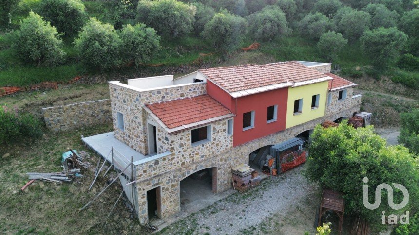 Costruzione 8 locali di 165 m² a Imperia (18100)