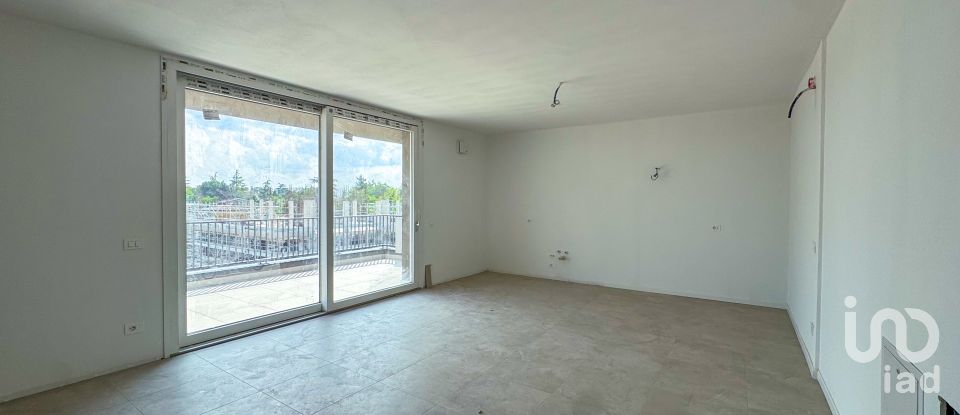 Loft 6 locali di 130 m² a Castelnuovo del Garda (37014)