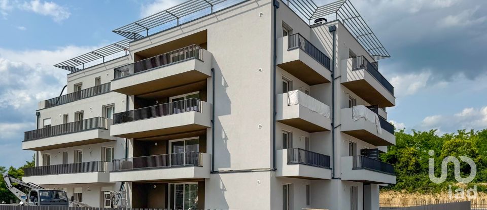 Loft 6 locali di 130 m² a Castelnuovo del Garda (37014)