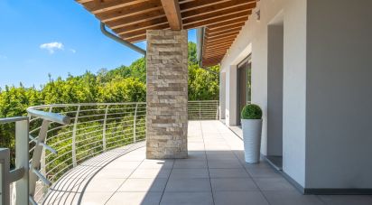 Casale 11 locali di 455 m² in Salò (25087)