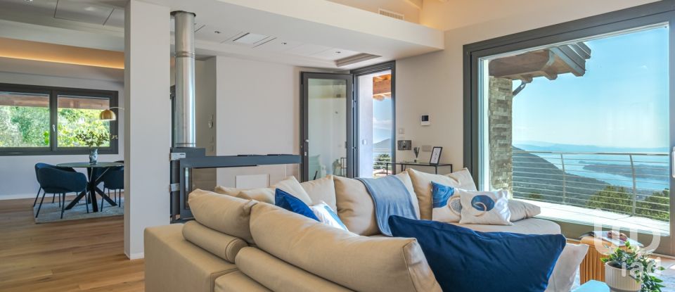 Casale 11 locali di 455 m² in Salò (25087)