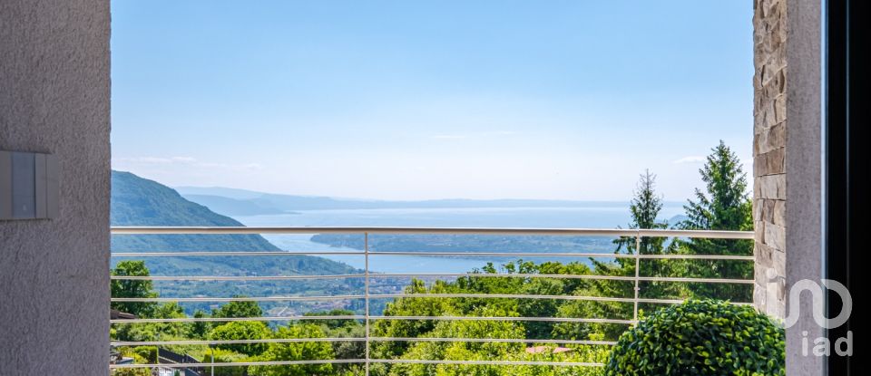 Casale 11 locali di 455 m² in Salò (25087)