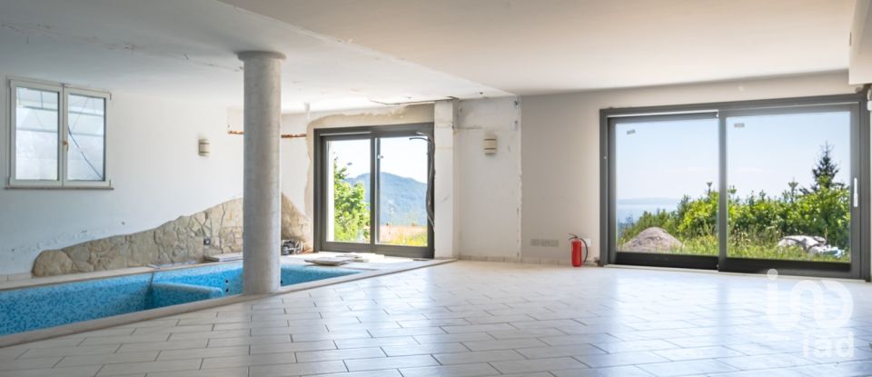 Casale 11 locali di 455 m² in Salò (25087)