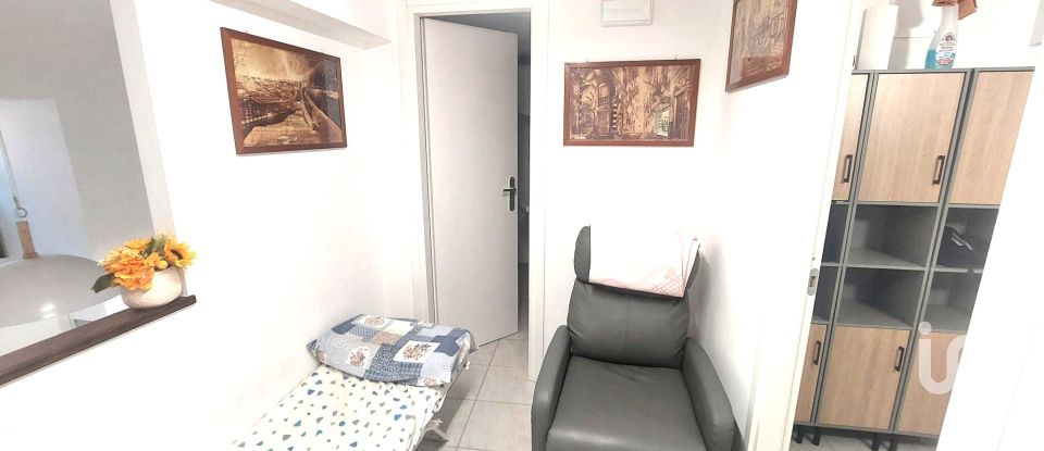 Retail property of 72 m² in Genova (16122)