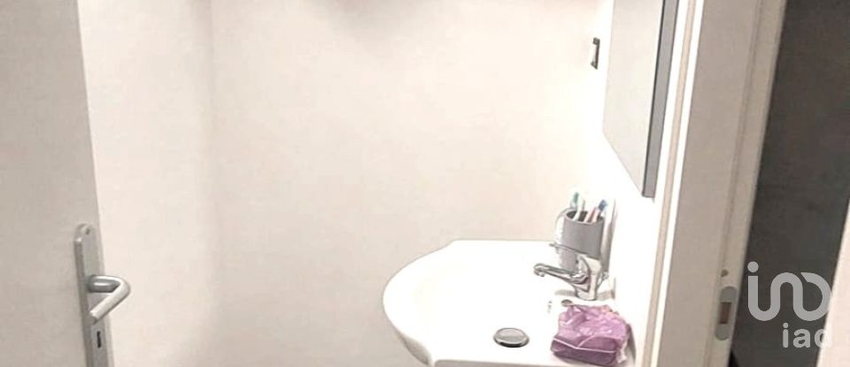 Retail property of 72 m² in Genova (16122)