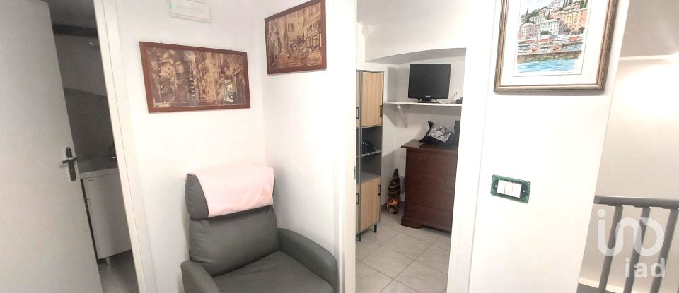 Negozio / locale commerciale di 72 m² in Genova (16122)