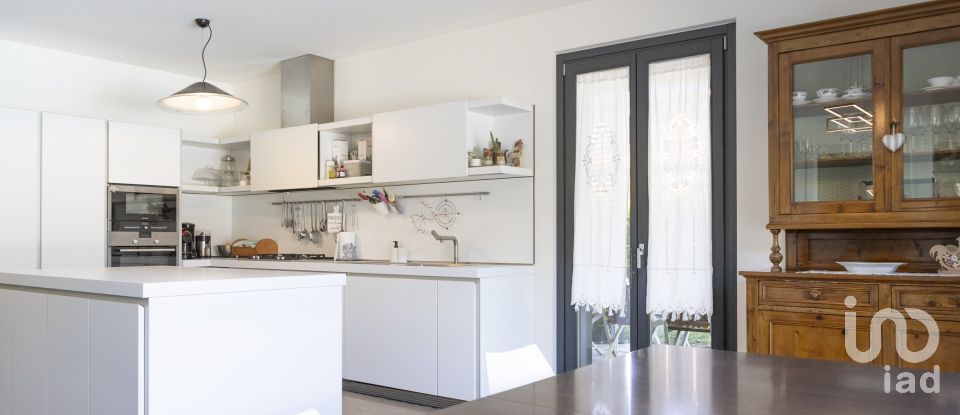 Casale 6 locali di 242 m² in Monterado (60012)