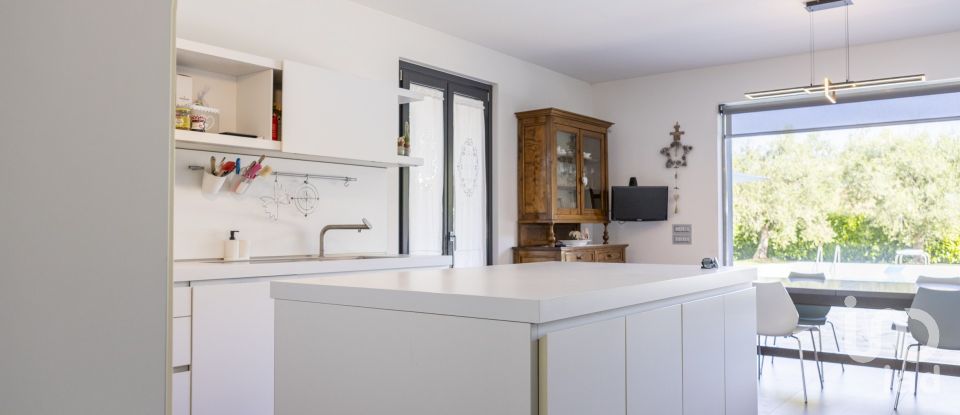 Casale 6 locali di 242 m² in Monterado (60012)