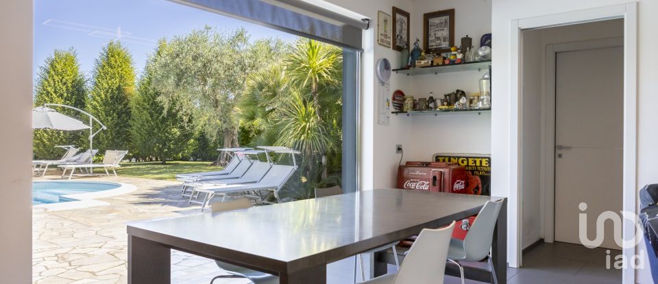 Casale 6 locali di 242 m² in Monterado (60012)