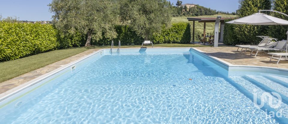 Casale 6 locali di 242 m² in Monterado (60012)