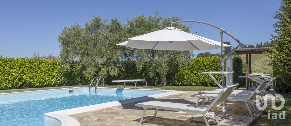 Casale 6 locali di 242 m² in Monterado (60012)