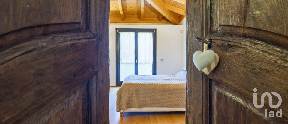 Casale 6 locali di 242 m² in Monterado (60012)