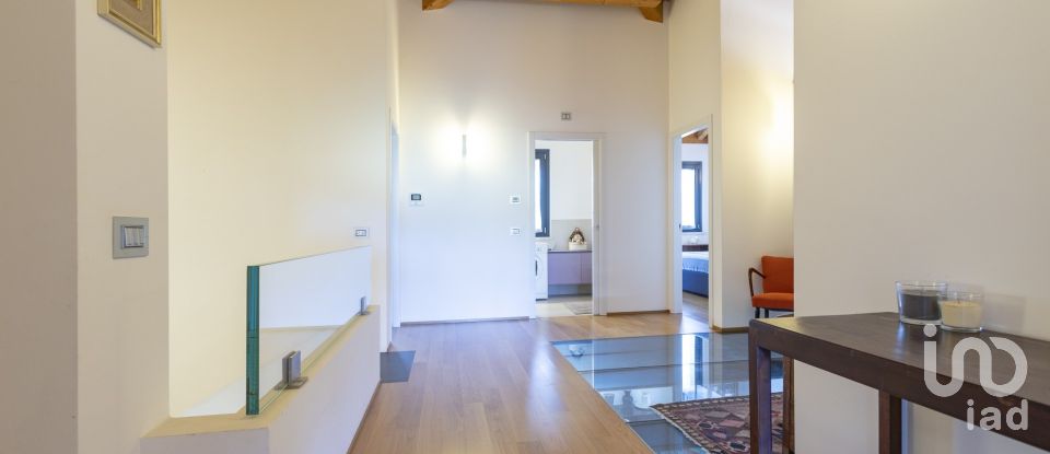 Casale 6 locali di 242 m² in Monterado (60012)