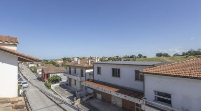 Rifugio 7 locali di 160 m² in Filottrano (60024)