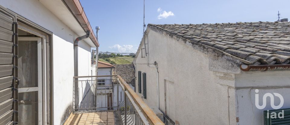 Rifugio 7 locali di 160 m² in Filottrano (60024)