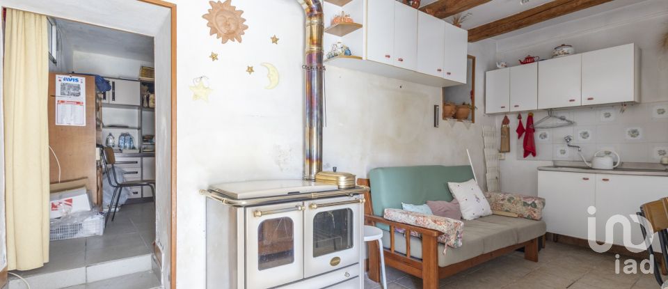 Rifugio 7 locali di 160 m² in Filottrano (60024)