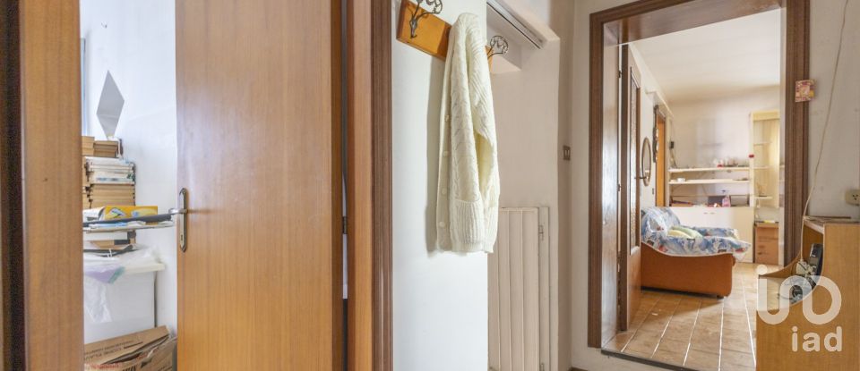 Rifugio 7 locali di 160 m² in Filottrano (60024)