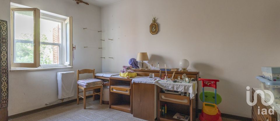 Rifugio 7 locali di 160 m² in Filottrano (60024)