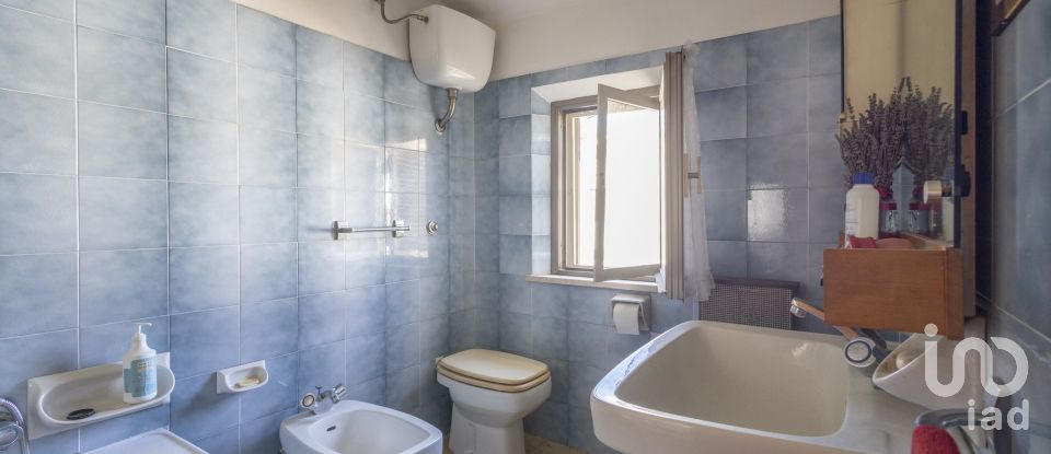 Rifugio 7 locali di 160 m² in Filottrano (60024)