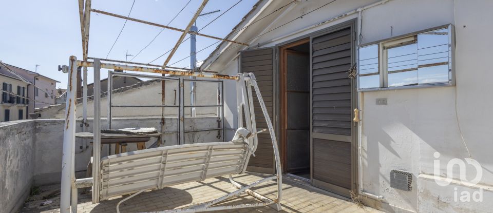 Rifugio 7 locali di 160 m² in Filottrano (60024)