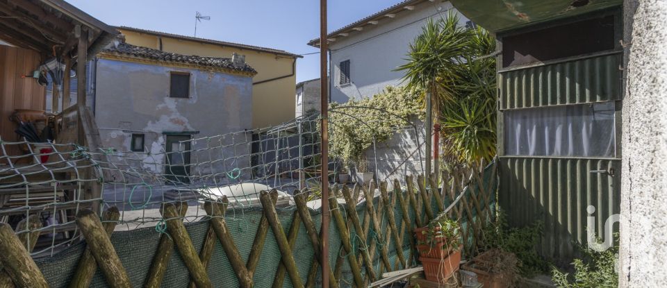 Rifugio 7 locali di 160 m² in Filottrano (60024)