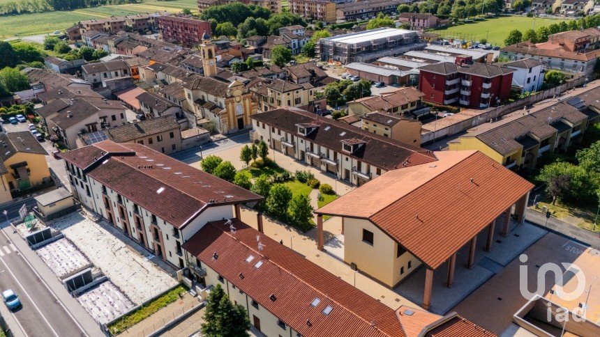 Negozio / locale commerciale di 350 m² in Cremona (26100)