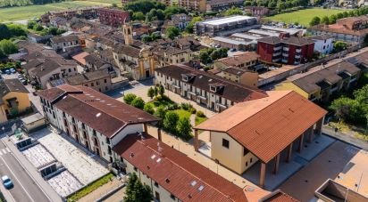 Negozio / locale commerciale di 350 m² in Cremona (26100)