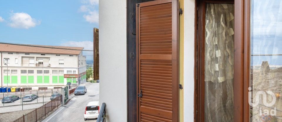 Trilocale di 78 m² a Monte Urano (63813)