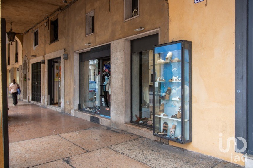 Shop / premises commercial of 60 m² in Verona (37121)