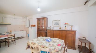 Appartamento 8 locali di 160 m² a Senigallia (60019)