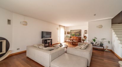 Apartment 6 rooms of 231 m² in Padova (35142)