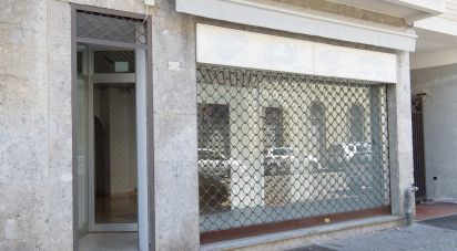 Negozio / locale commerciale di 43 m² in Mariano Comense (22066)