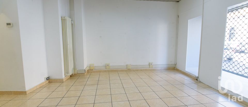 Negozio / locale commerciale di 43 m² in Mariano Comense (22066)