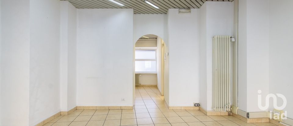 Negozio / locale commerciale di 43 m² in Mariano Comense (22066)