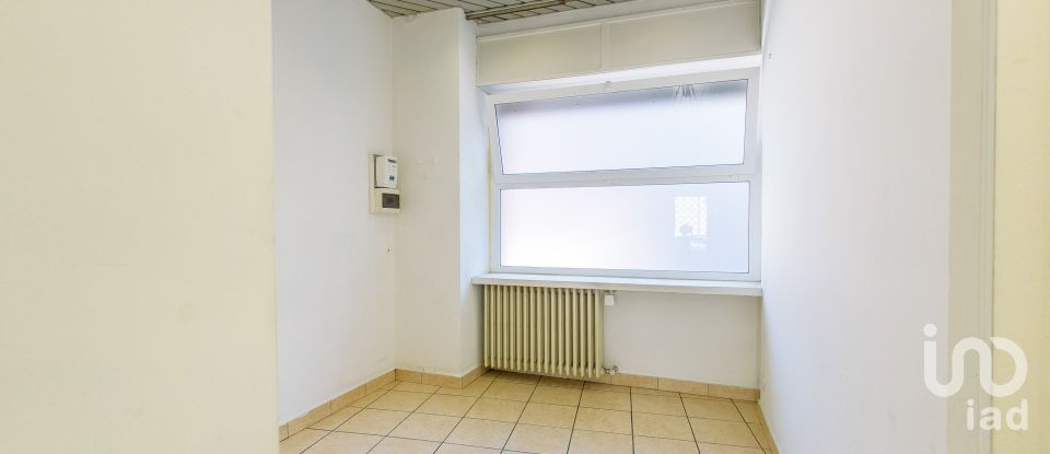 Negozio / locale commerciale di 43 m² in Mariano Comense (22066)