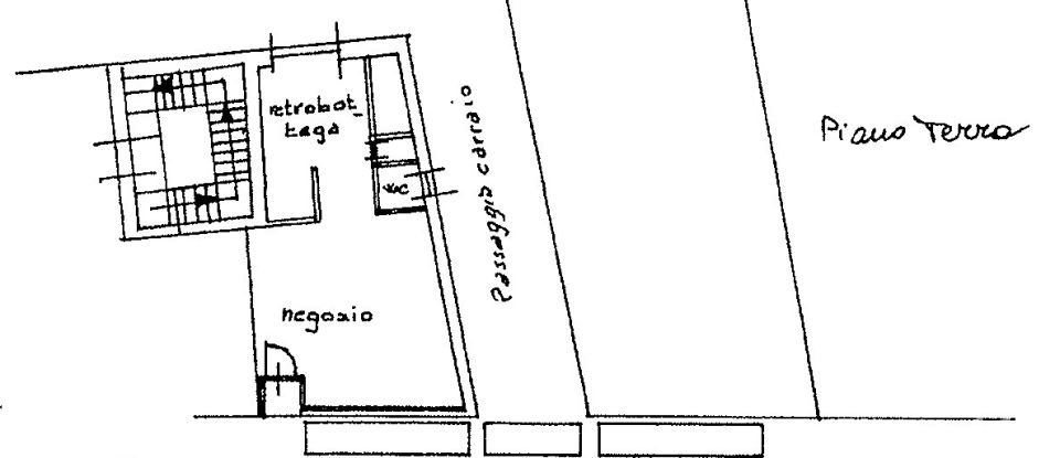 Negozio / locale commerciale di 43 m² in Mariano Comense (22066)