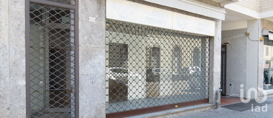 Negozio / locale commerciale di 43 m² in Mariano Comense (22066)