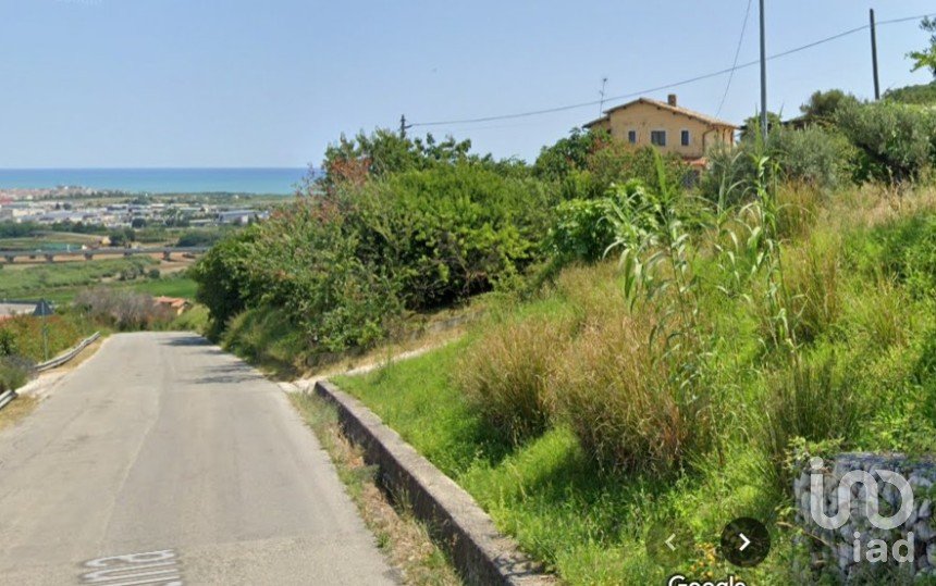 Casa indipendente 8 locali di 300 m² in Colonnella (64010)