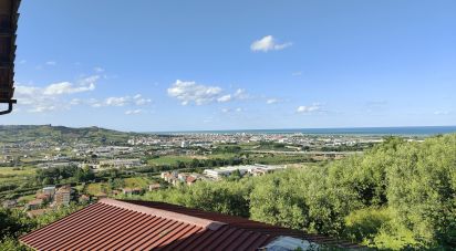 Casa indipendente 8 locali di 300 m² in Colonnella (64010)