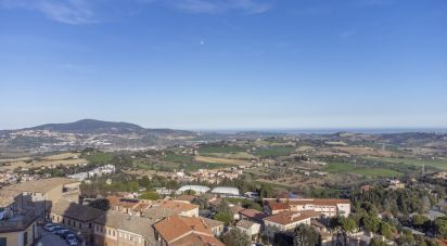 Loft 8 locali di 138 m² a Osimo (60027)