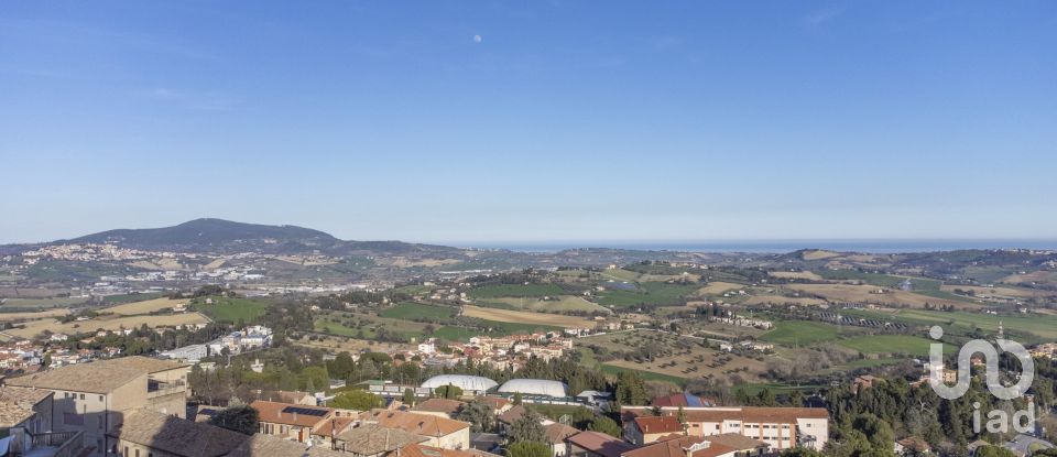 Loft 8 locali di 138 m² a Osimo (60027)