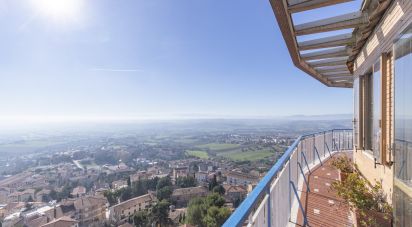 Loft 8 locali di 138 m² a Osimo (60027)