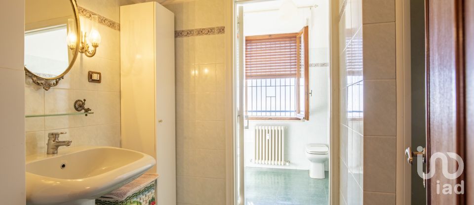 Loft 8 locali di 138 m² a Osimo (60027)