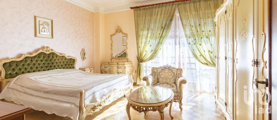 Loft 8 locali di 138 m² a Osimo (60027)