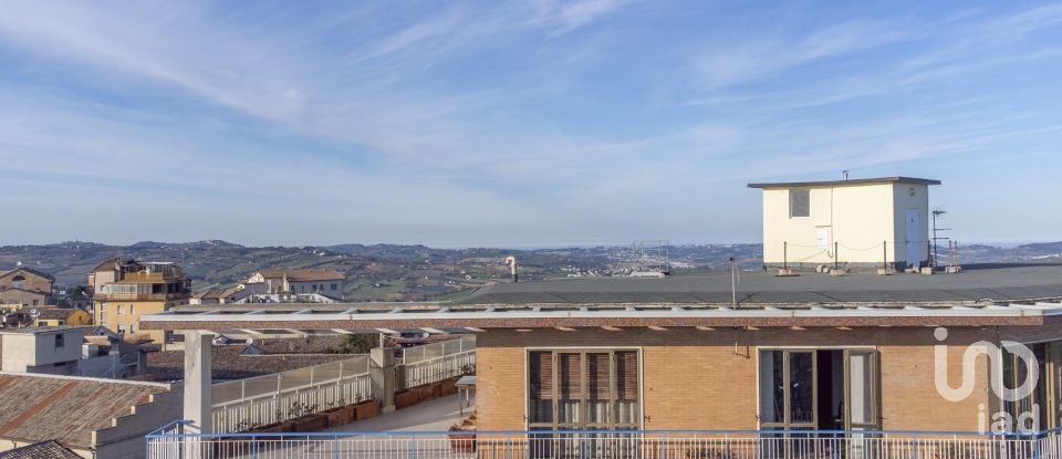 Loft 8 locali di 138 m² a Osimo (60027)