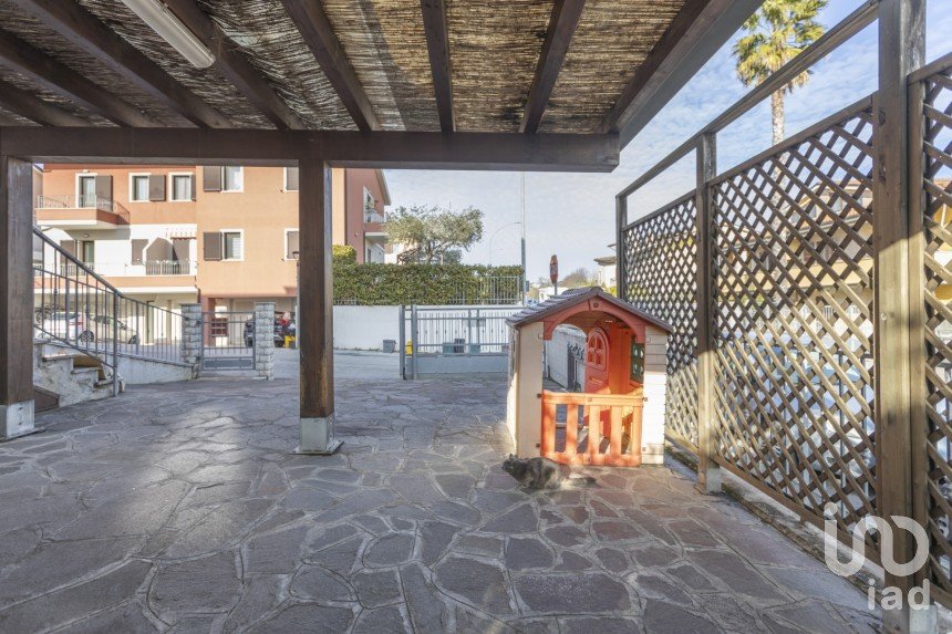 House 5 rooms of 120 m² in Osimo (60027)