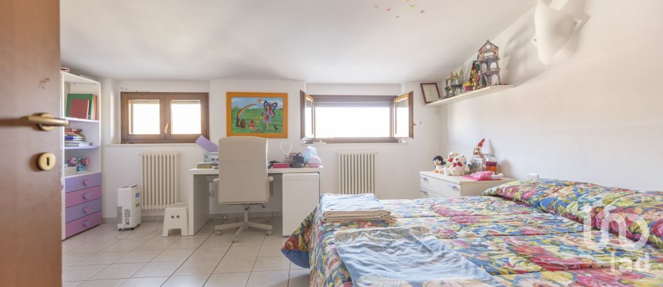 House 5 rooms of 120 m² in Osimo (60027)