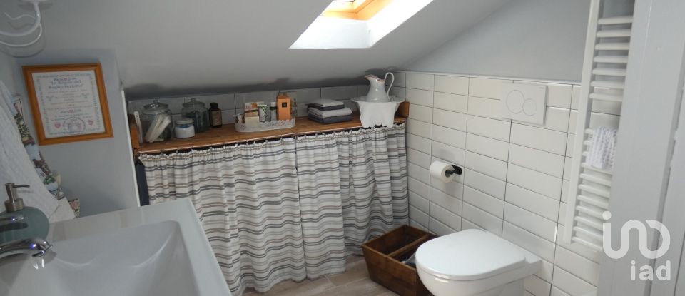 Casa indipendente 9 locali di 300 m² in Maissana (19010)