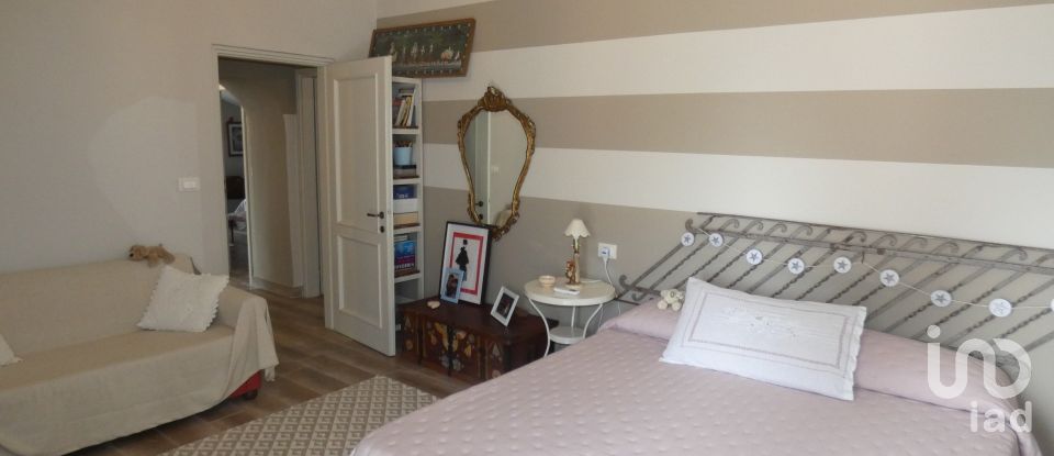 Casa indipendente 9 locali di 300 m² in Maissana (19010)