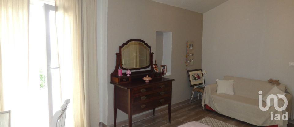 Casa indipendente 9 locali di 300 m² in Maissana (19010)